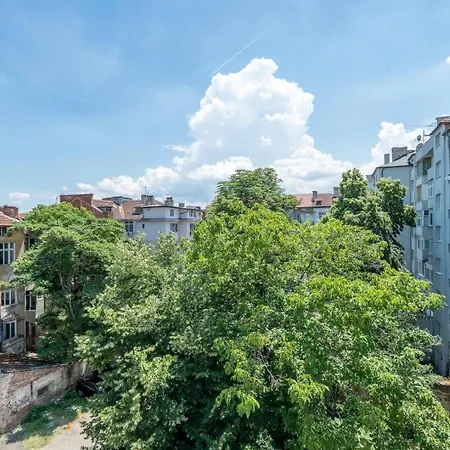 Prime Location • Modern • Stylish 1bdrm Apt. Апартамент