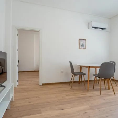 Апартамент Prime Location • Modern • Stylish 1bdrm Apt.