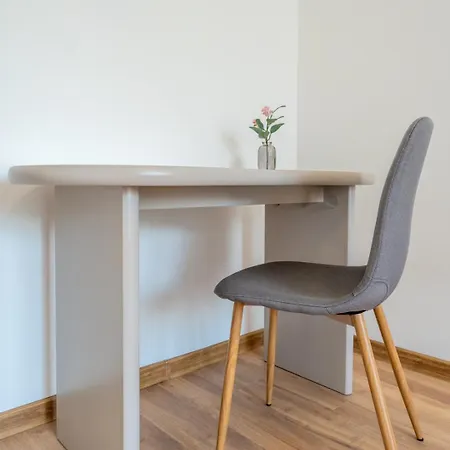 Апартамент Prime Location • Modern • Stylish 1bdrm Apt. *