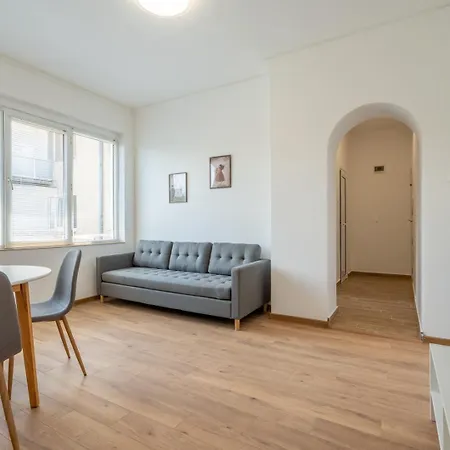 Апартамент Prime Location • Modern • Stylish 1bdrm Apt. *