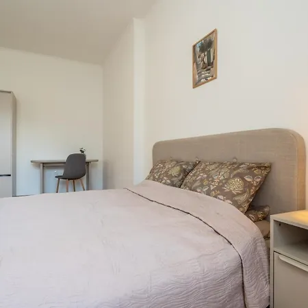 Апартамент Prime Location • Modern • Stylish 1bdrm Apt.
