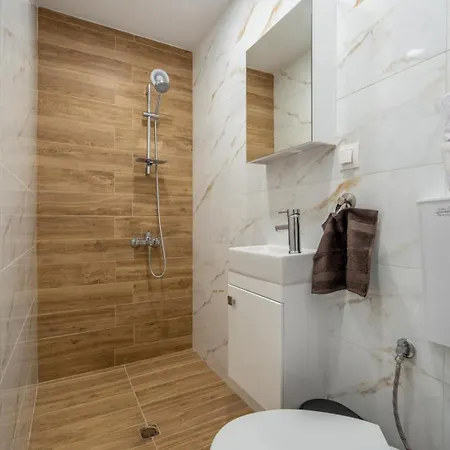 Апартамент Prime Location • Modern • Stylish 1bdrm Apt. *