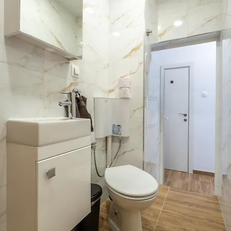 Prime Location • Modern • Stylish 1bdrm Apt.